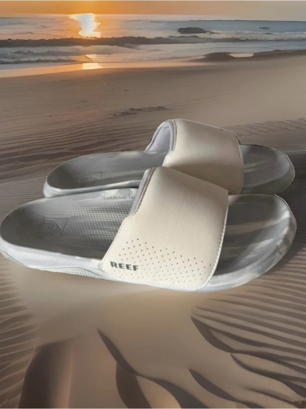 Reef Men's Size 10 Tailslide Slip on Sandals. White. New with Tags